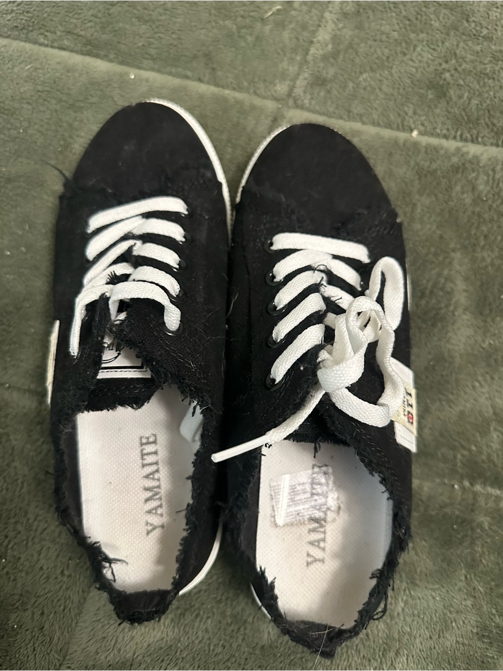 Yamate Women's Black Frayed Canvas Sneakers - Casual Lace-Up
